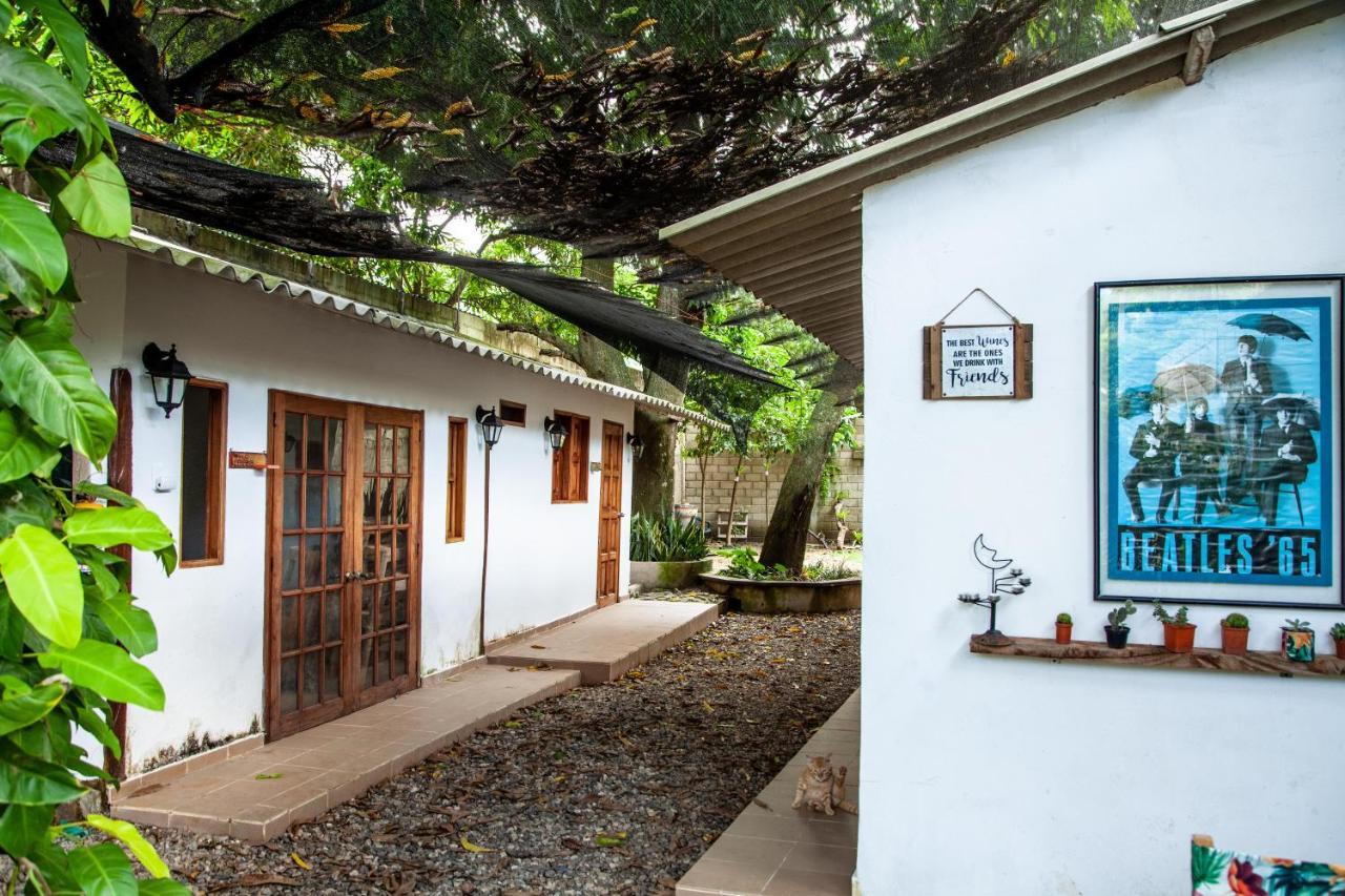 Hostal Hermoso Palomino Exterior photo